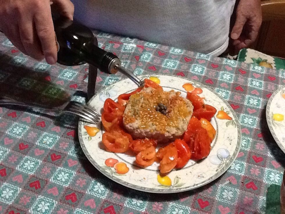 Dress the frisella with extravergine olive oil