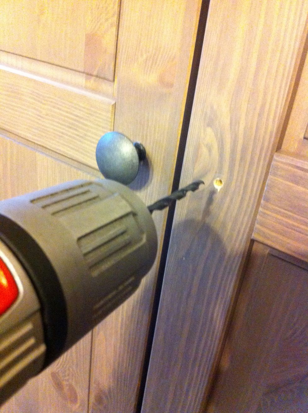 Drillin that door just where I like it.