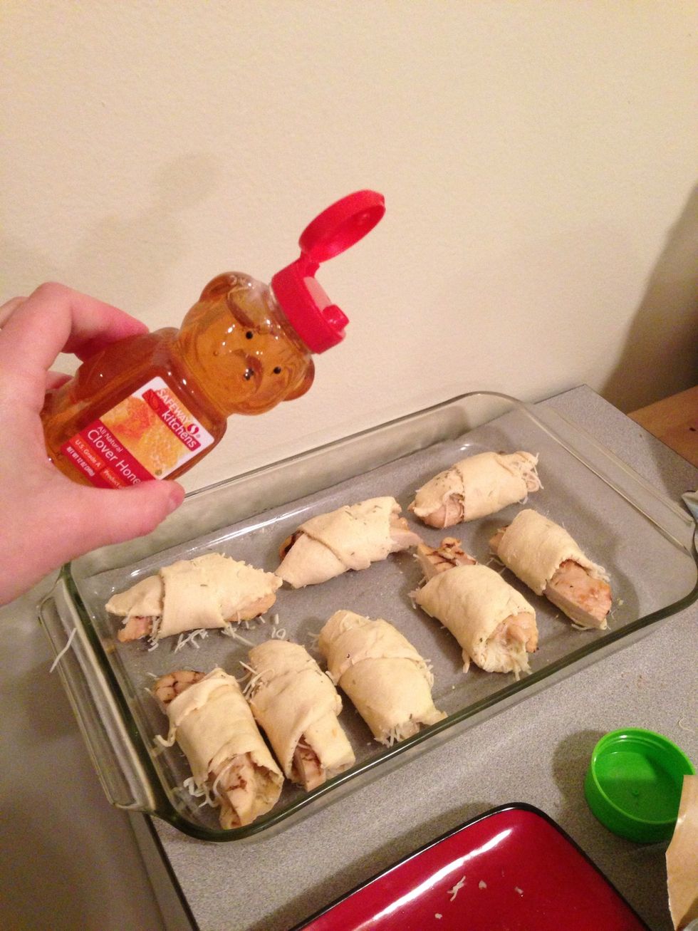 Drizzle honey over the top of the crescent rolls.