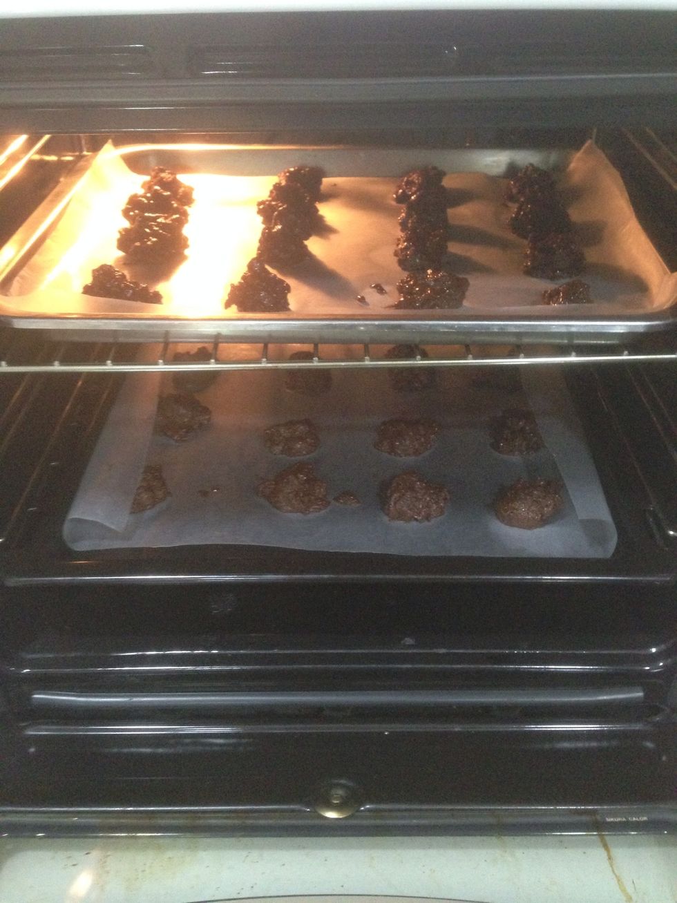 Drop dough by the round tablespoon onto prepared baking sheets (3x4 or 4x4). Bake for around 12 minutes (or until it's dry on top).