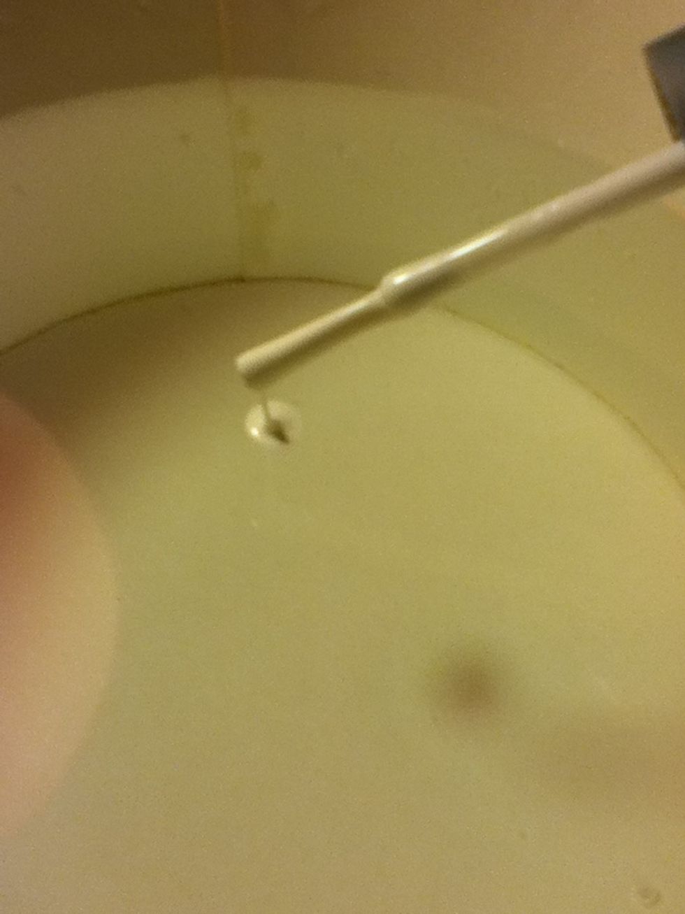 Drop drops of nail polish in room temperature water