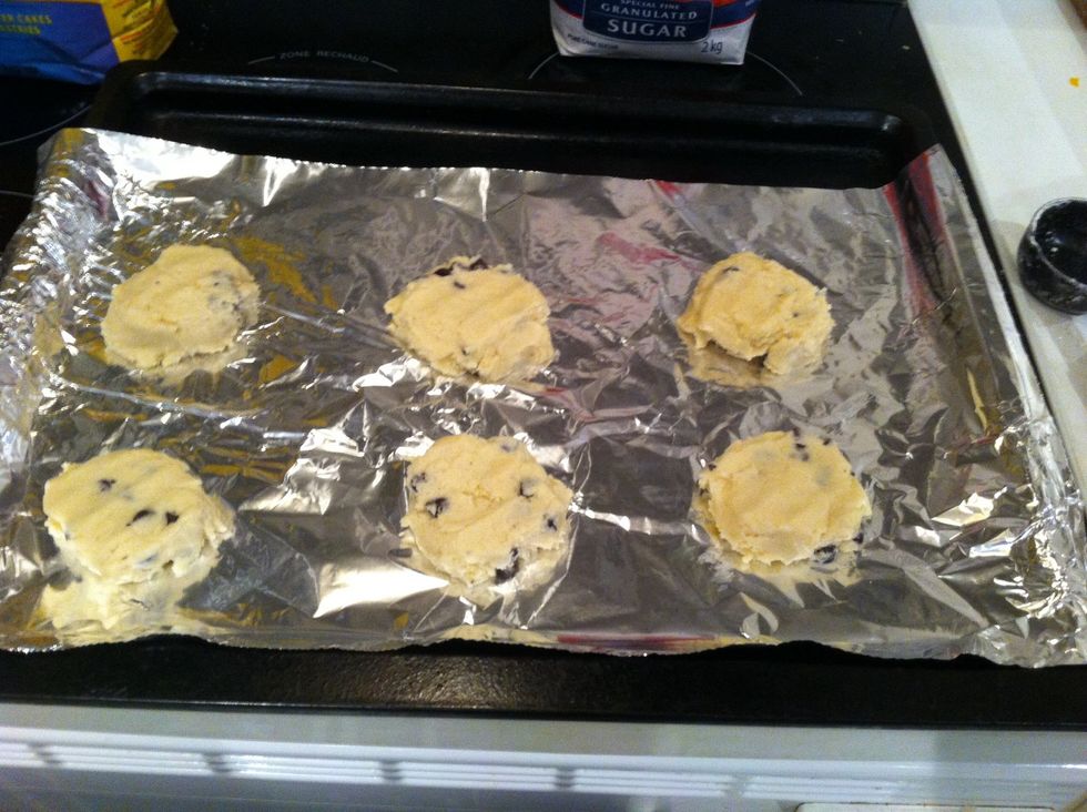 Drop spoonfuls of dough onto the prepared cookie sheet or foil, then put in the oven for 10 minutes