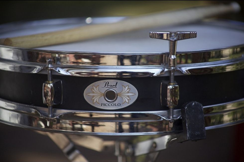 How to tune a snare drum B+C Guides