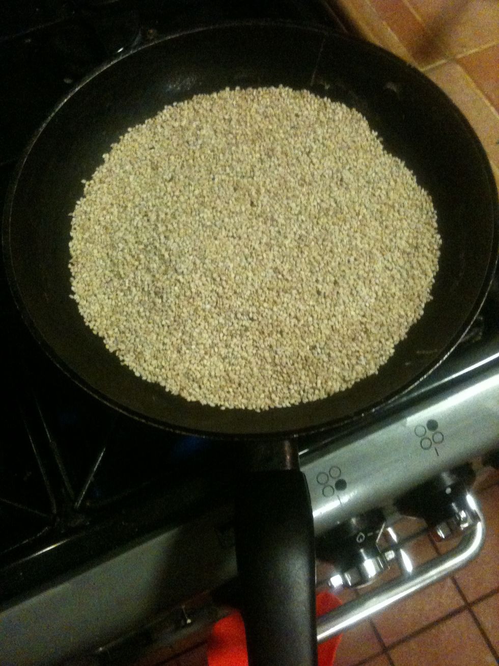 Dry fry a whole load of sesame seeds. If you want a jar of seasoning, roast just under a jars worth of sesame seeds.