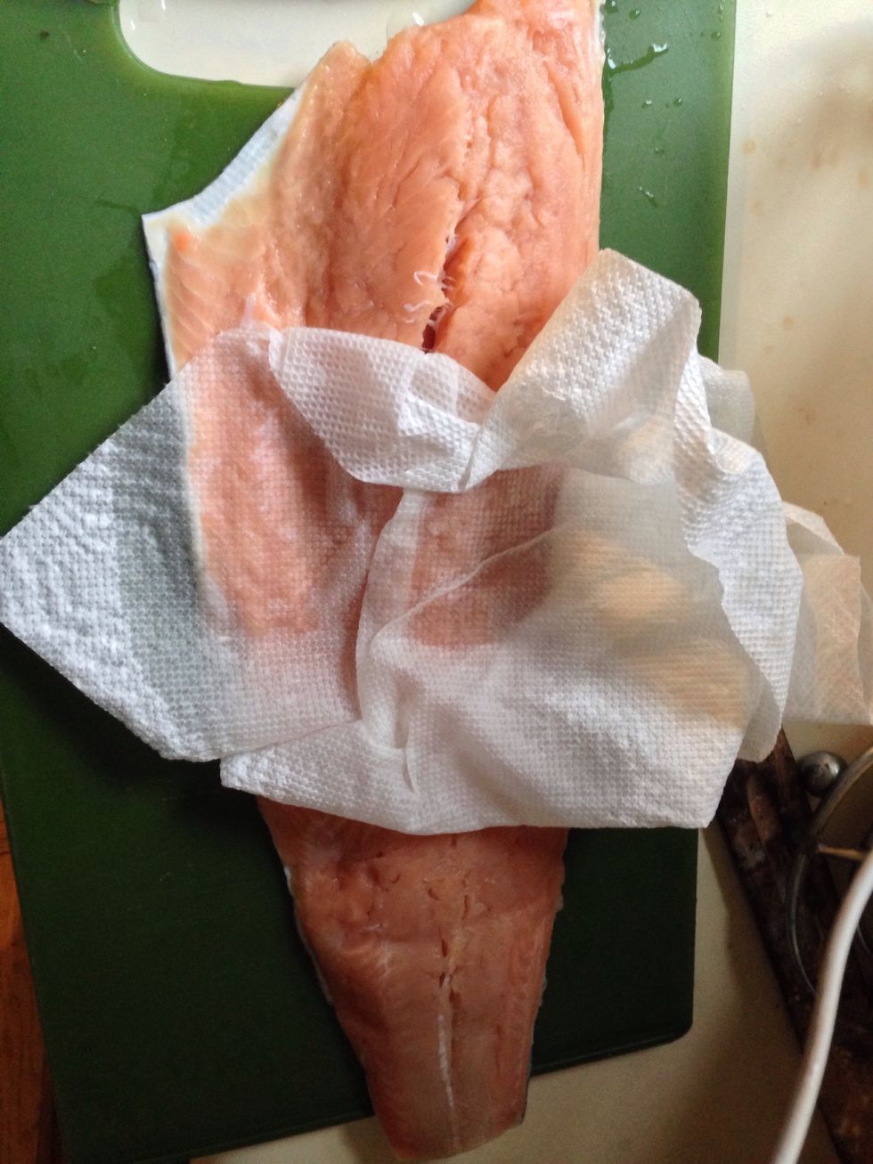 Dry out the salmon with a paper towel'