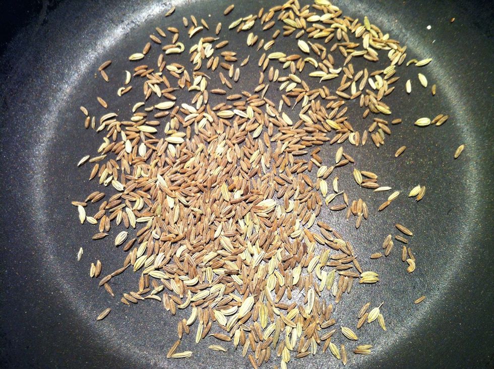 Dry roast cumin & fennel seeds