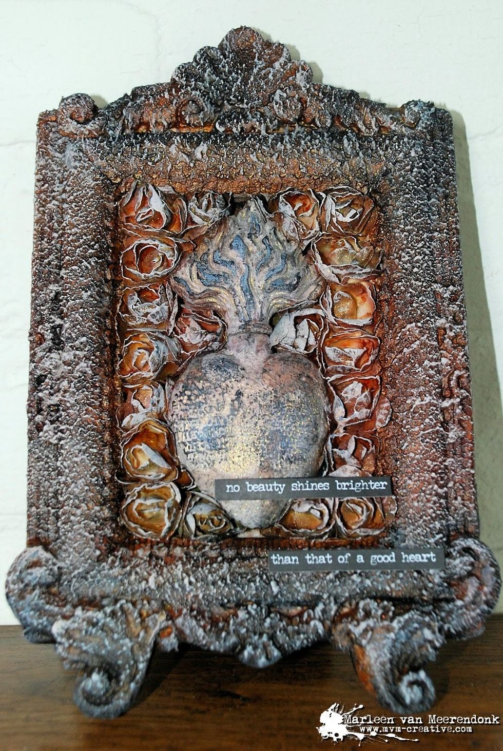 Drybrush everything with white gesso to get some depth. Add a little black paint/gesso/velvet with your vinger to the heart so you see some more depth. Add a quote/text and ready!!