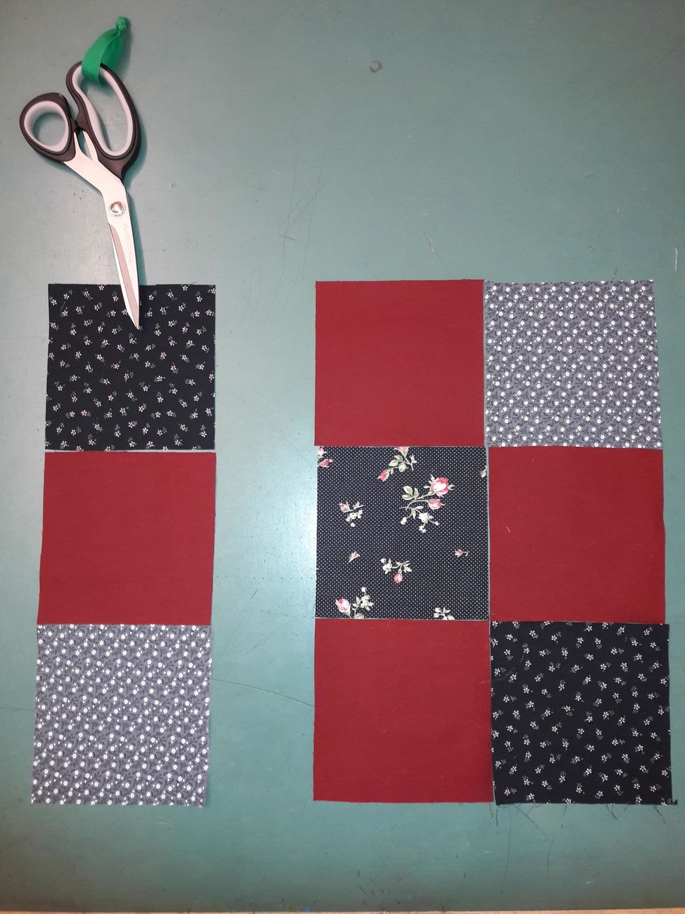 Du b\u00f6rjar att sy ihop den v\u00e4nstra radens rutor.