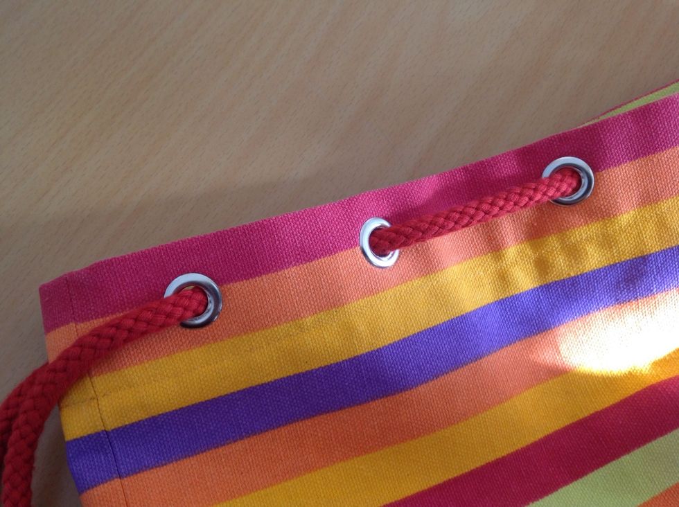 Du f\u00e5r hj\u00e4lp med att s\u00e4tta i \u00f6ljetter och snodd.