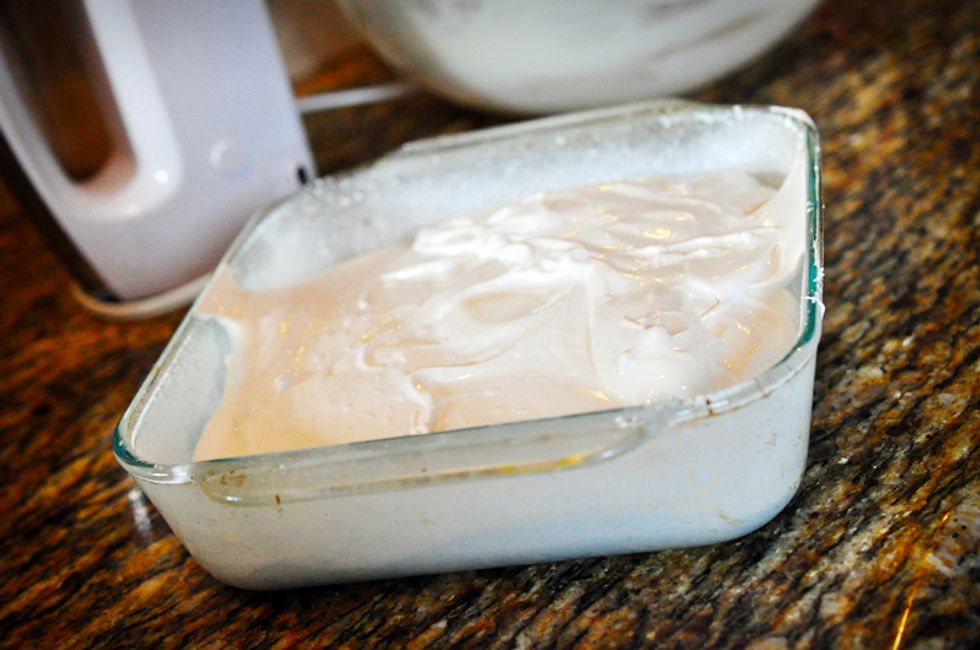 Dust the marshmallow top with icing sugar, cover with clingfilm, and let set at room temperature for at least three hours, and up to 24.