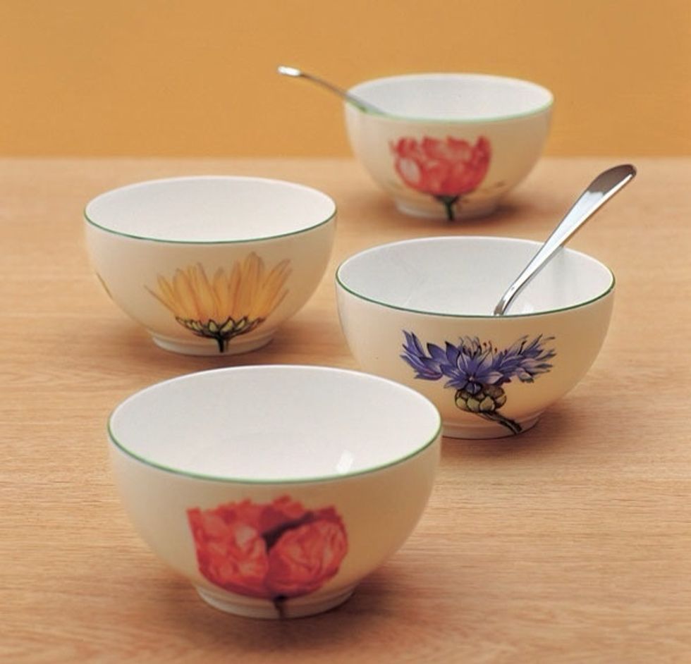 Each garden-inspired piece in the Villeroy & Boch Flora dinnerware collection showcases a blooming flower on a classic porcelain bistro shape.