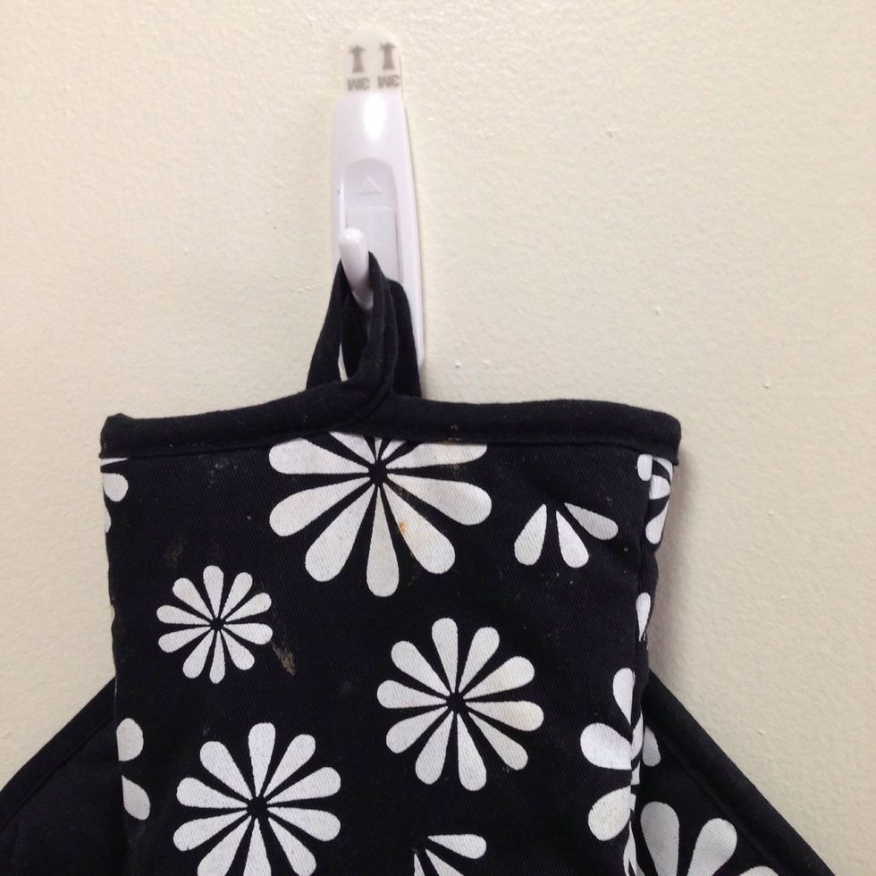 Easily removable yet a strong hold these hooks are a must for knick knacks. Use it in your kitchen right by the oven for mitts.