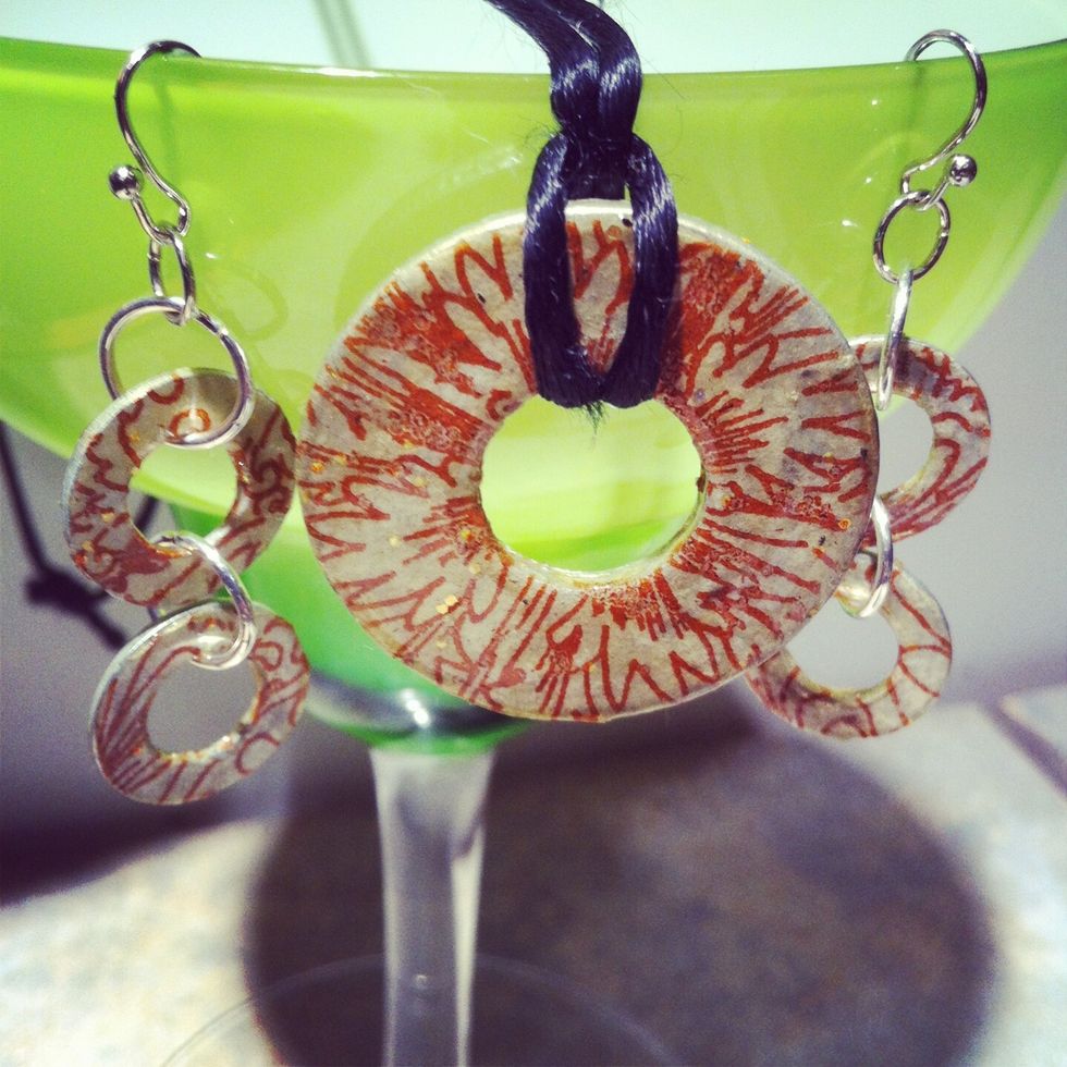 Easy enough to go crazy with this project! Here's another finished pendant plus a set of earrings. Why not!