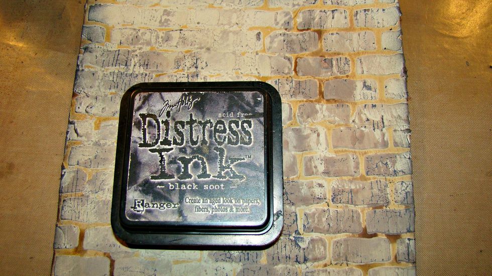 Edge the sides of the canvas with black soot DI