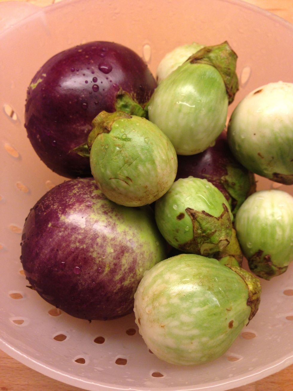 Egg plant I found in the Asian market. Thai authentic dish will only use the green type but if you can't find one, the egg plant in any shape also workable