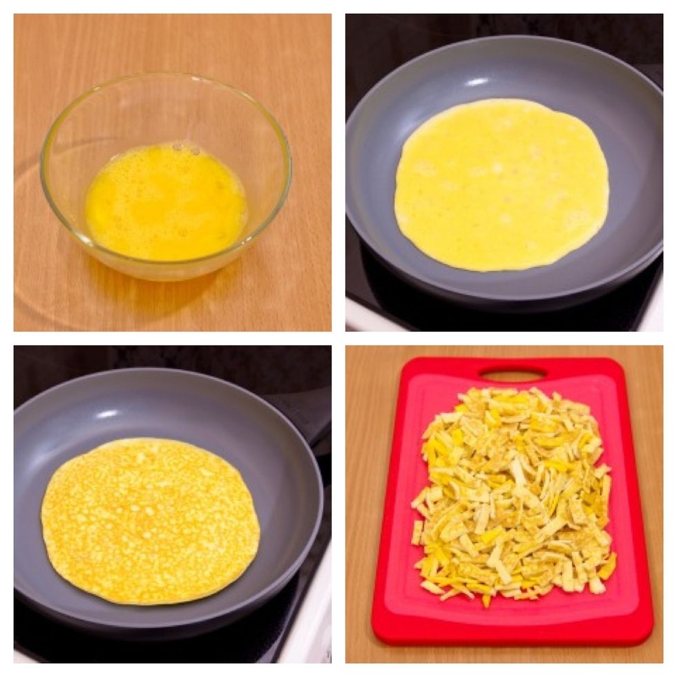 Eggs (each separately) Mix a little salt and black pepper. Pour on a heated,oiled frying pan with olive oil and fry. Turn the egg pancake and fry the other side. Egg pancakes cool and cut into strips.