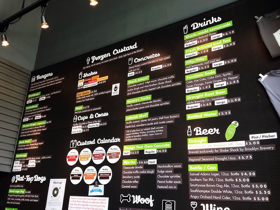 El restaurante tiene variedad de comida.