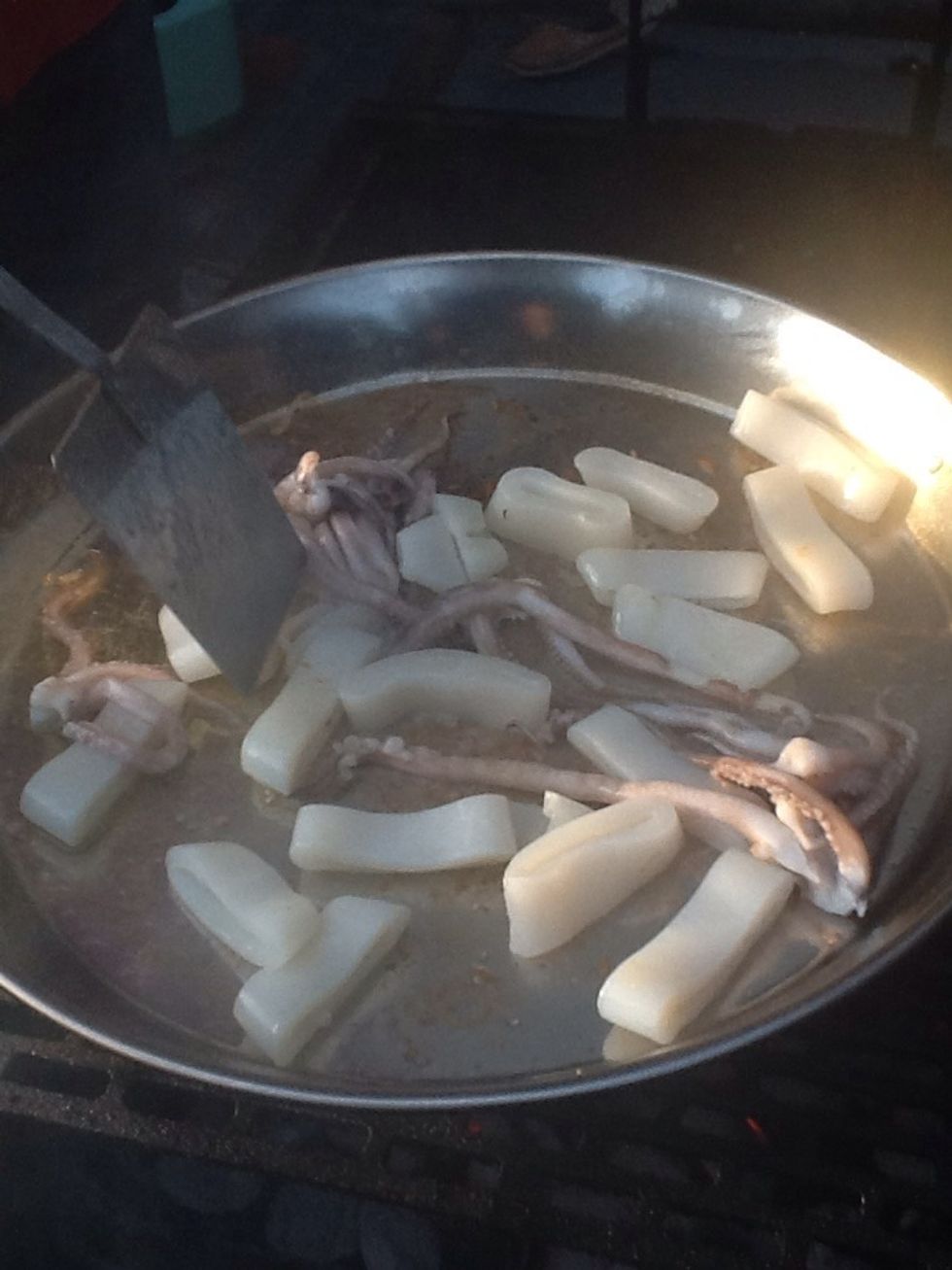 Empieza a cocinar los calamares