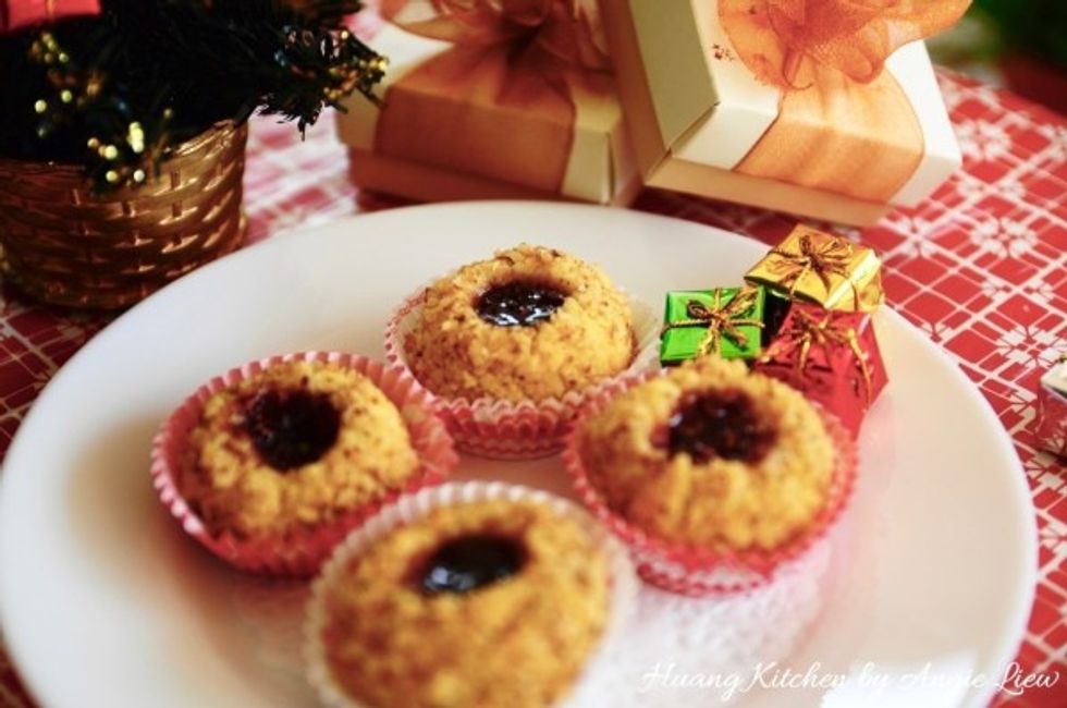 Enjoy these buttery soft yet crunchy cookies with a freshly brewed cup of coffee or tea. Certainly make a colourful and delightful addition to any cookie tray.