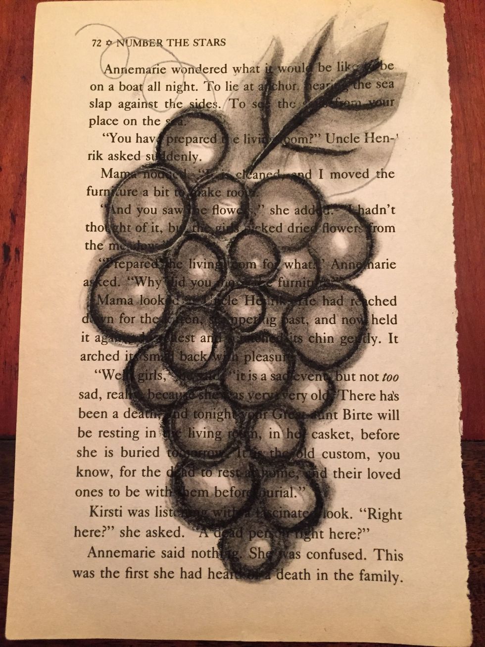 Erase smudges around leaf and grapes