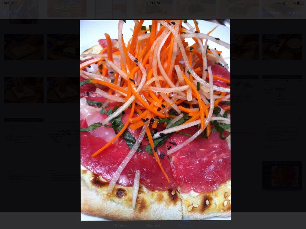 Es uno de los platos para el plato principal es Raw Tuna and Wasabi pizza. Es muy famoso y tiene muy buenas cr\u00edticas