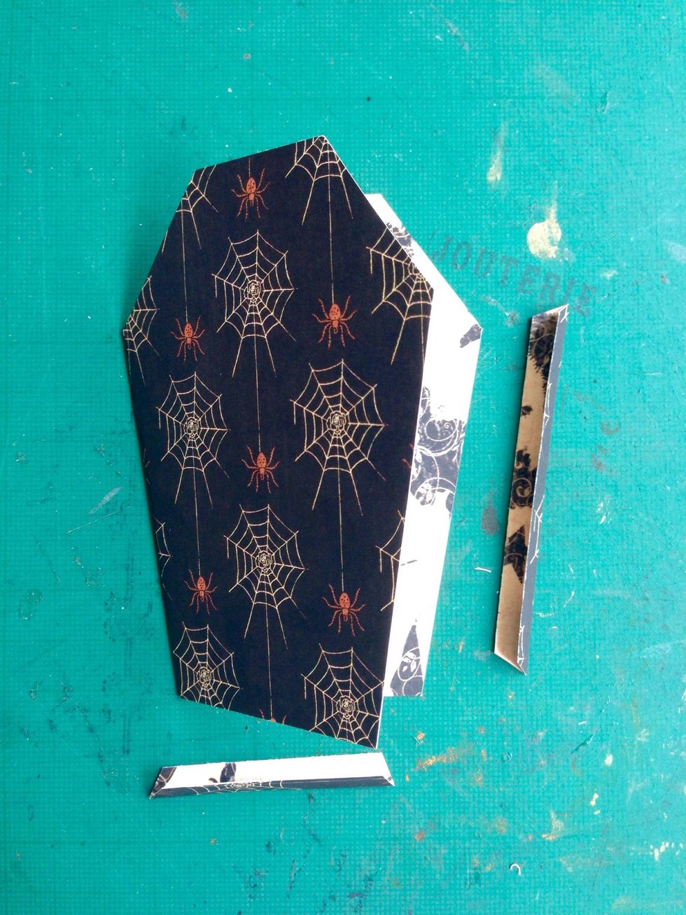 Estimate and measure, cut the strip accordingly to the base and side... These will serve as connecting strips for the pocket...