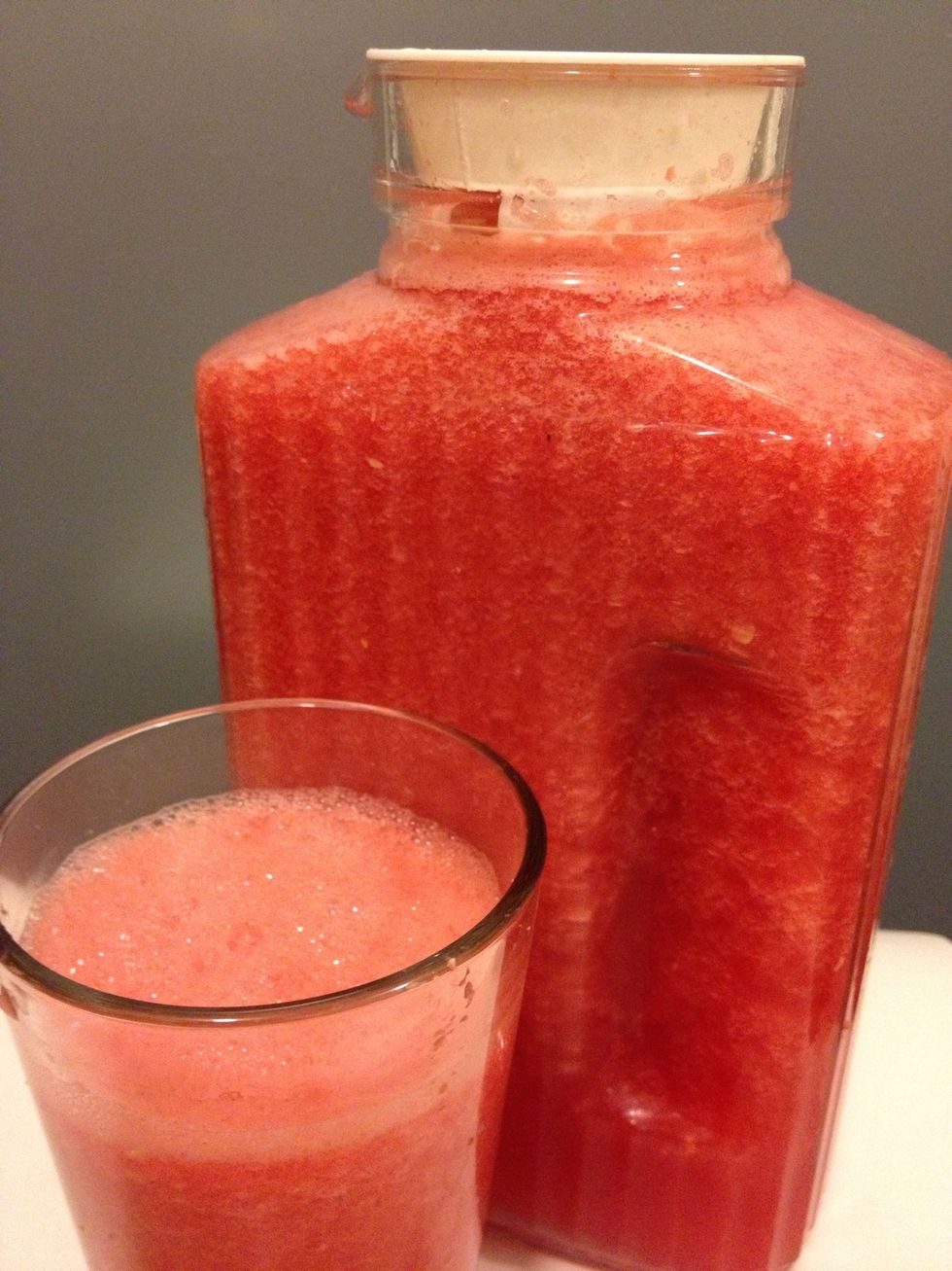 Et viola! Fresh watermelon juice. Flavour with lemon juice, ginger, & honey for a refreshing summer drink. Or combine with orange juice. Or just drink straight up with a couple of ice cubes. Enjoy!