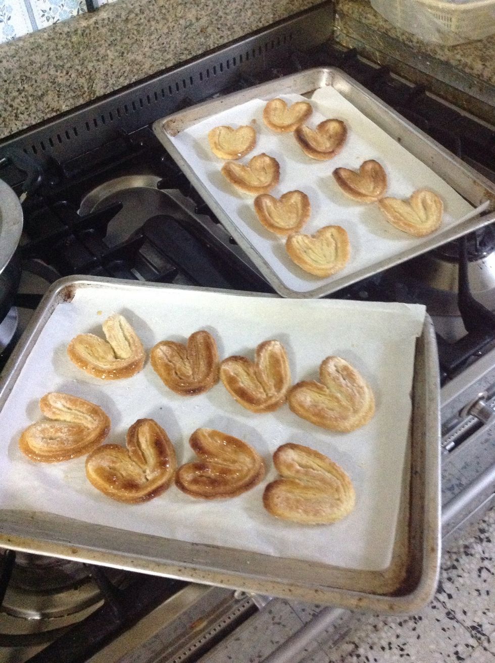 Et viola! Mines were not browned enough on top, so I turned on the broiler on high for one minute. You might not need to do that though. Some like to glaze these things with syrup, I choose not to.