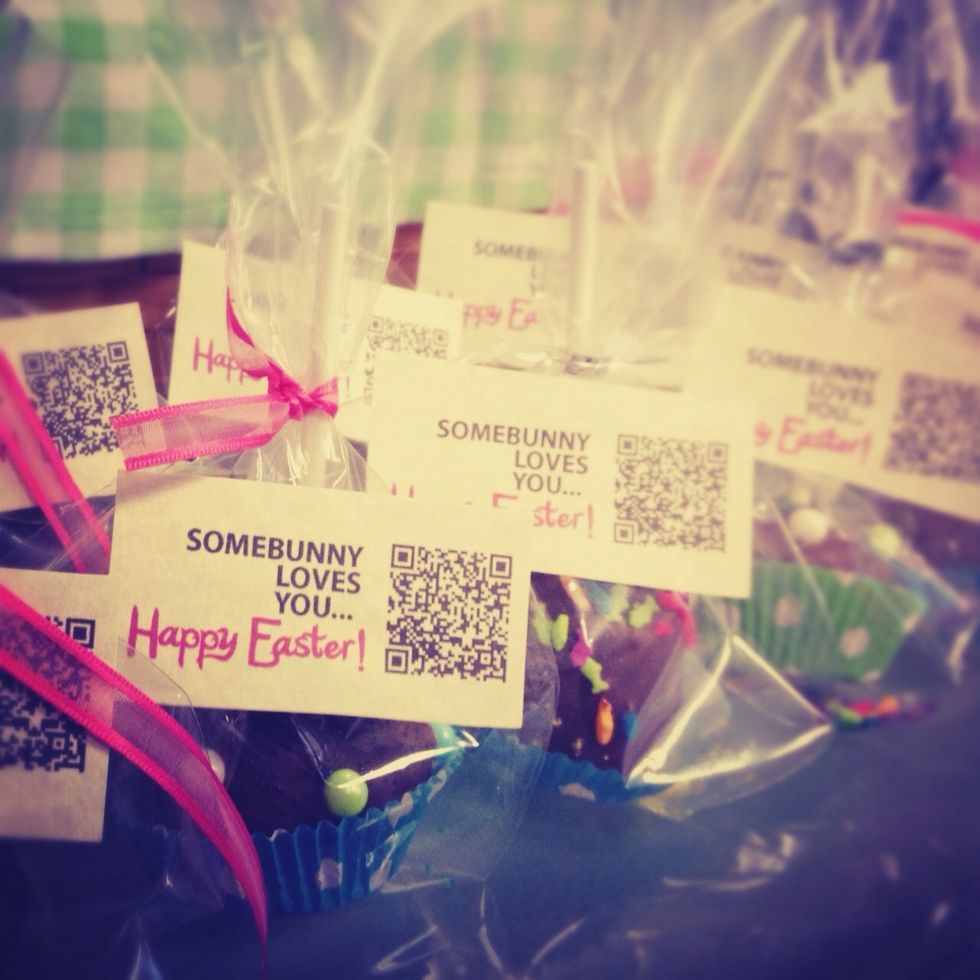 Even a simple cake pop can be such a cute give-away when wrapped & prepared!! A little bow goes a long way!!