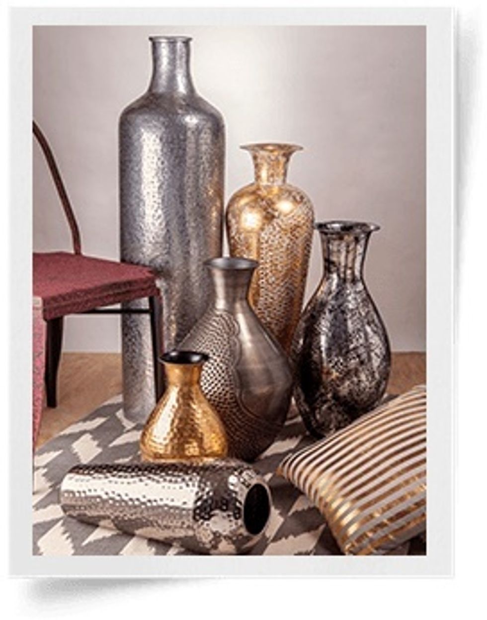 Every person wants to spend some great moments at his/her sweet home and thus it\u2019s necessary to incorporate positive vibes to get that good feel. buy : https://www.maddhome.com/decorative-vases.html