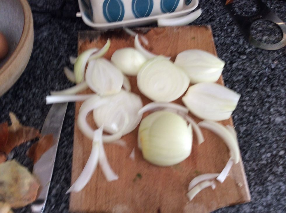 Every time you cut, wash with water \ud83d\udca6. I would recommend that you have a bowl \ud83c\udf5a of water to wash the onion in.