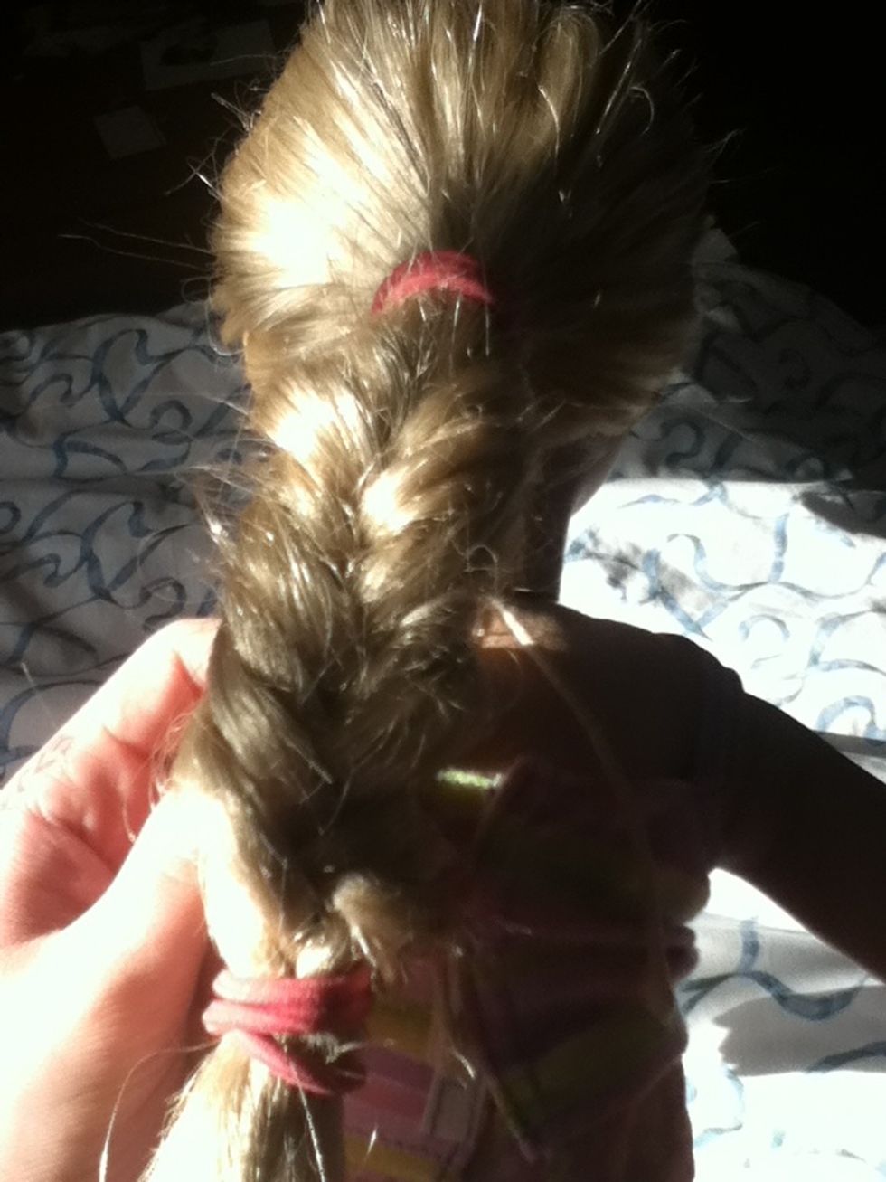 Everyone knows how to do a fish tail {herringbone}