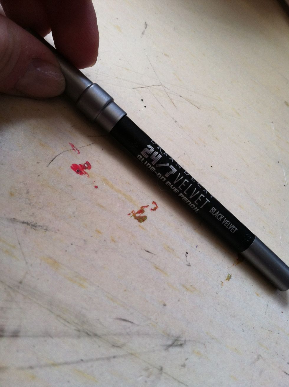 Everyone received an Urban Decay Velvet Glide On 24-7 Eye Pencil in the shade "Black Velvet" this month! It's a deluxe sample size that retails for $20.00. This size is worth $15.00.