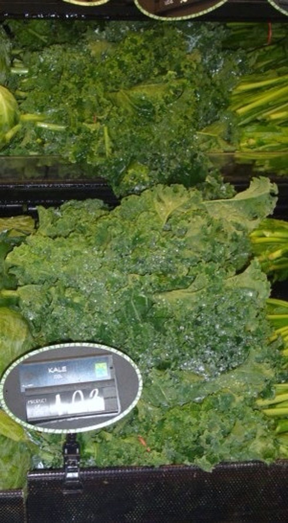 Example 4: A Dark leafy green that contains highest amount of vitamin K. 547 mcg per cup chopped, 684% of daily value. Benefit: helps wars off anemia by carrying oxygen to blood cells.