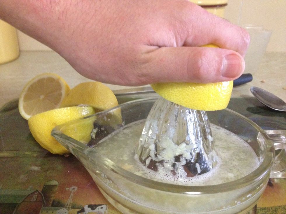 Extract the juice with a juicer.