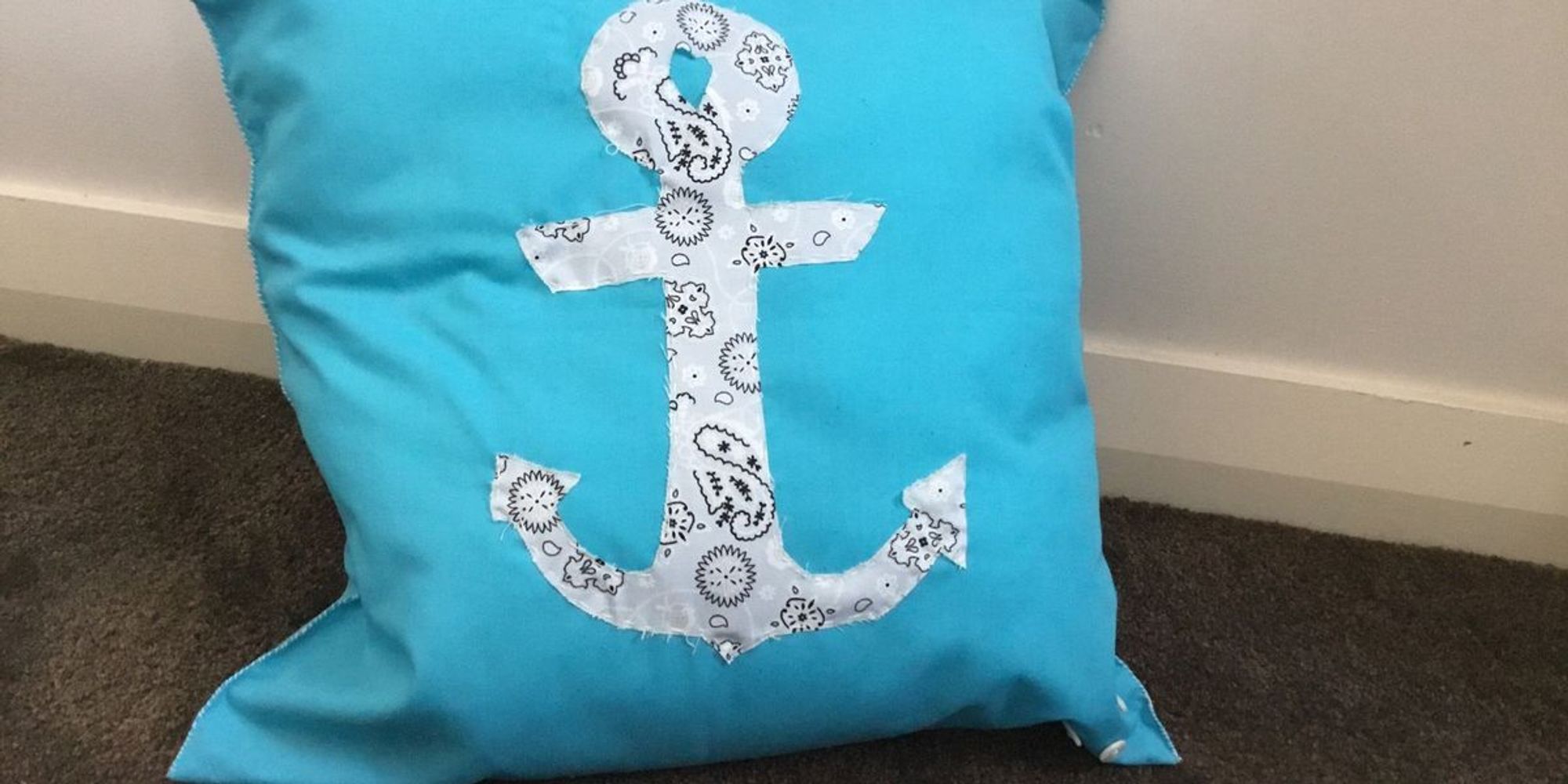 How to handsew a cushion B+C Guides