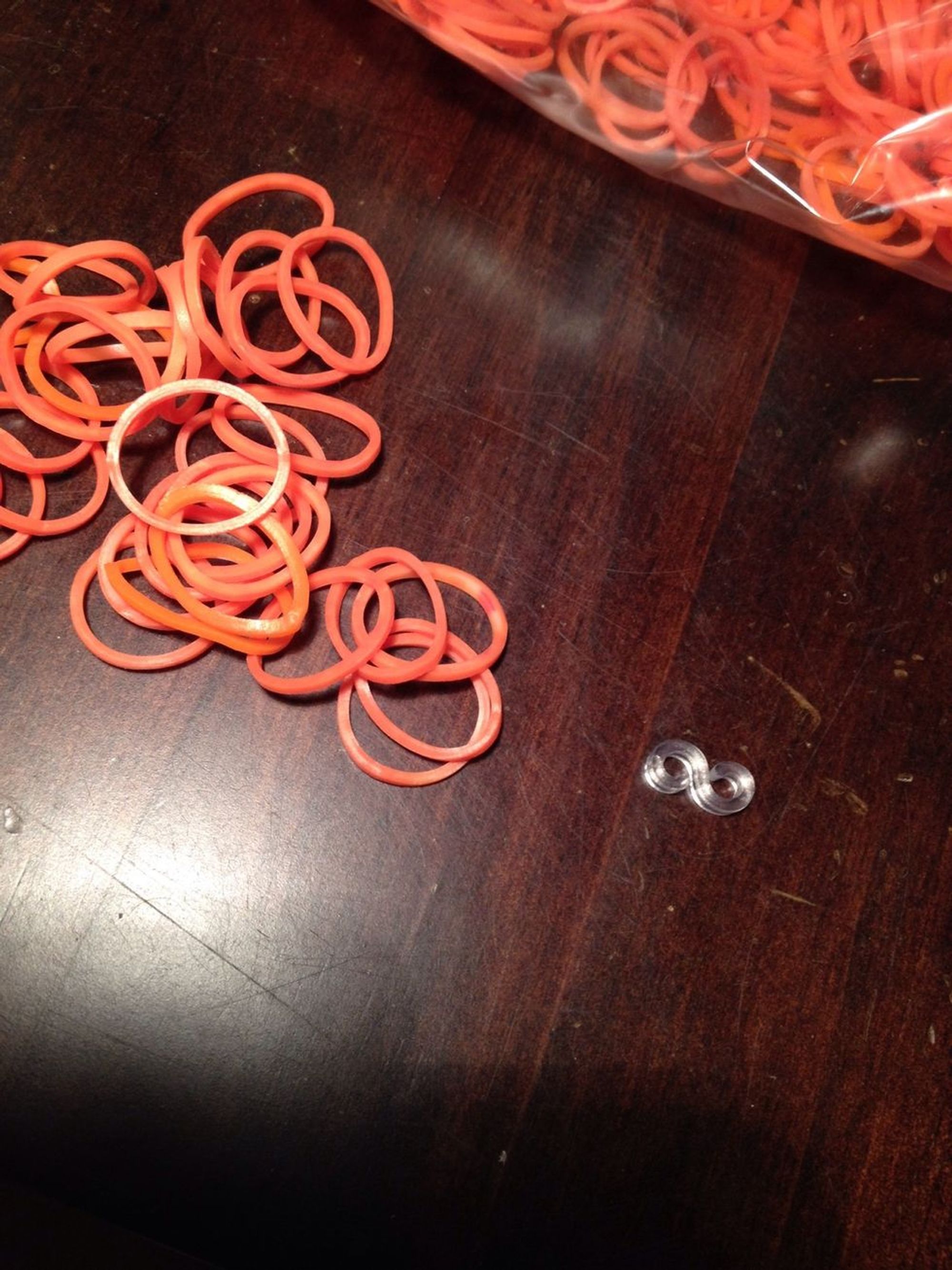 How to make rubber band bracelets by hand B+C Guides