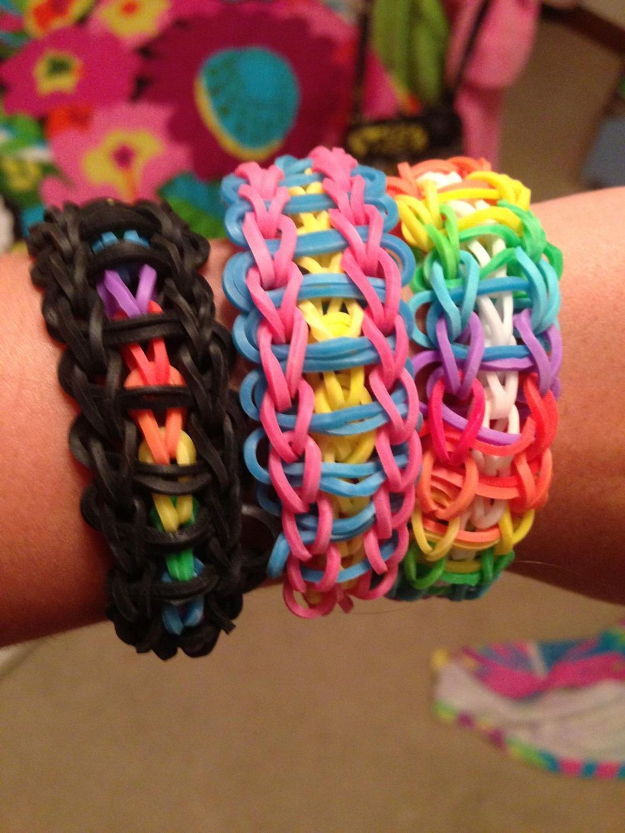 How To Make A Rainbow Ladder Rainbow Loom Bracelet - B+c Guides