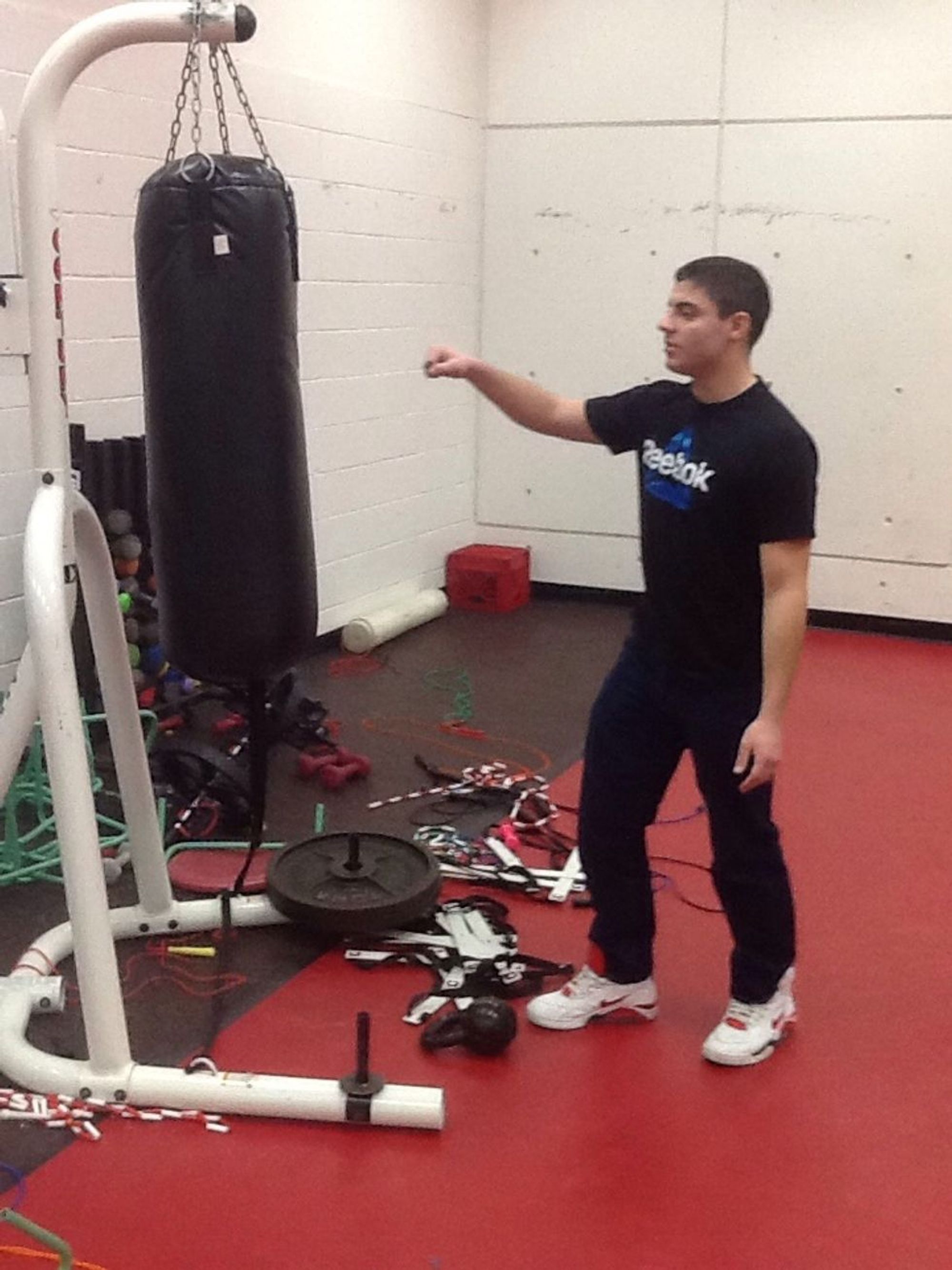 How to punch a punching bag B+C Guides
