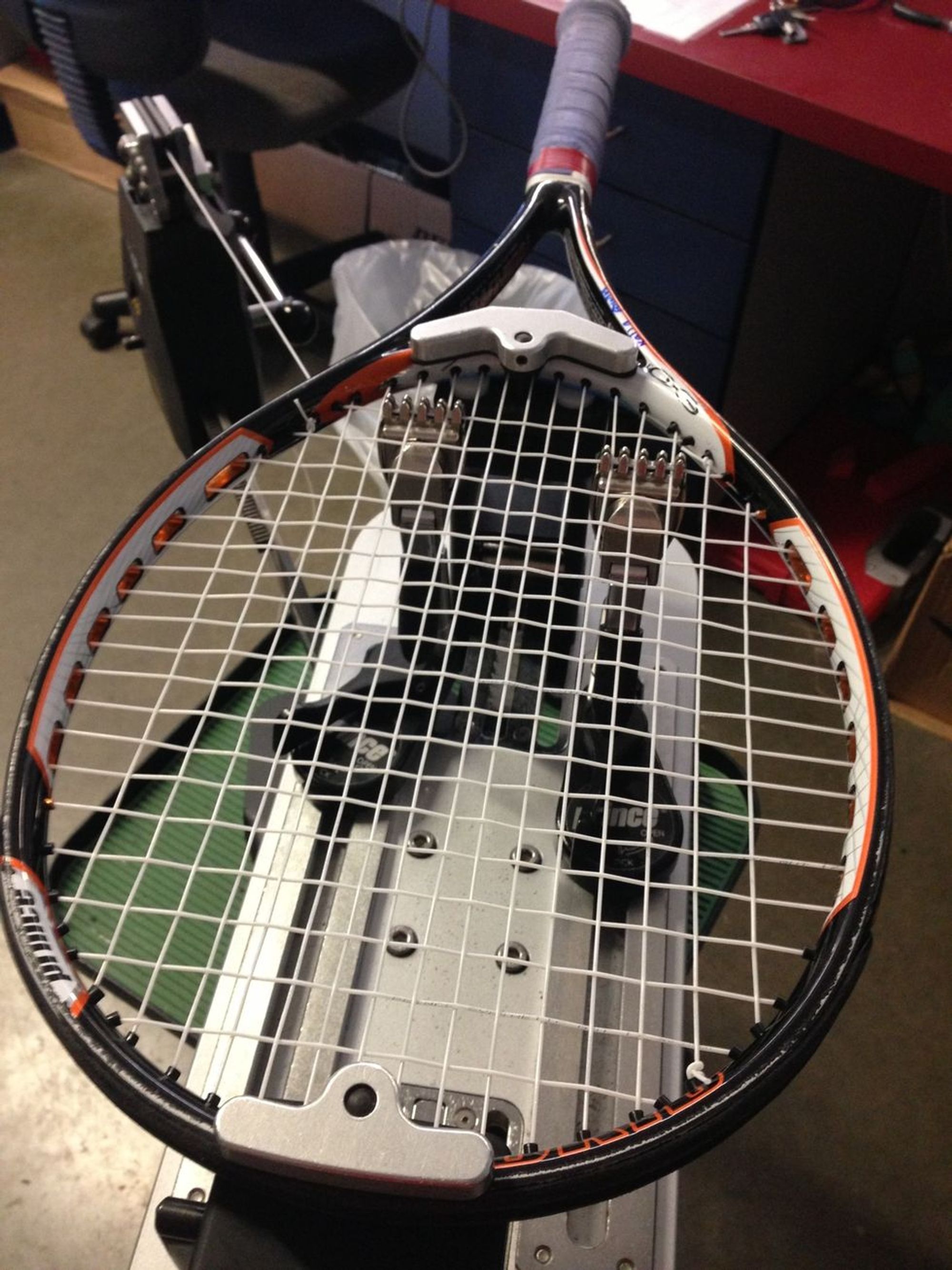 How to string a tennis racket B+C Guides