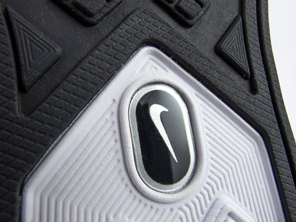 fake flyknit trainer