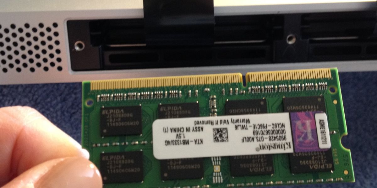 How to install ram in an apple 27" imac (mid 2011) - B+C Guides