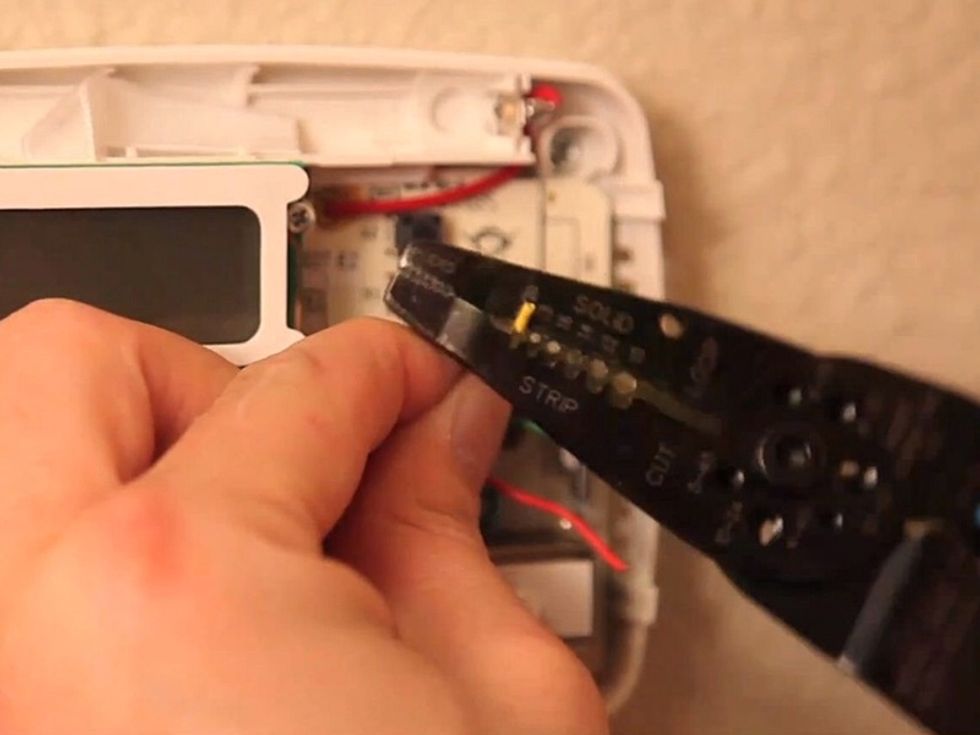 How to install a programmable thermostat - B+C Guides