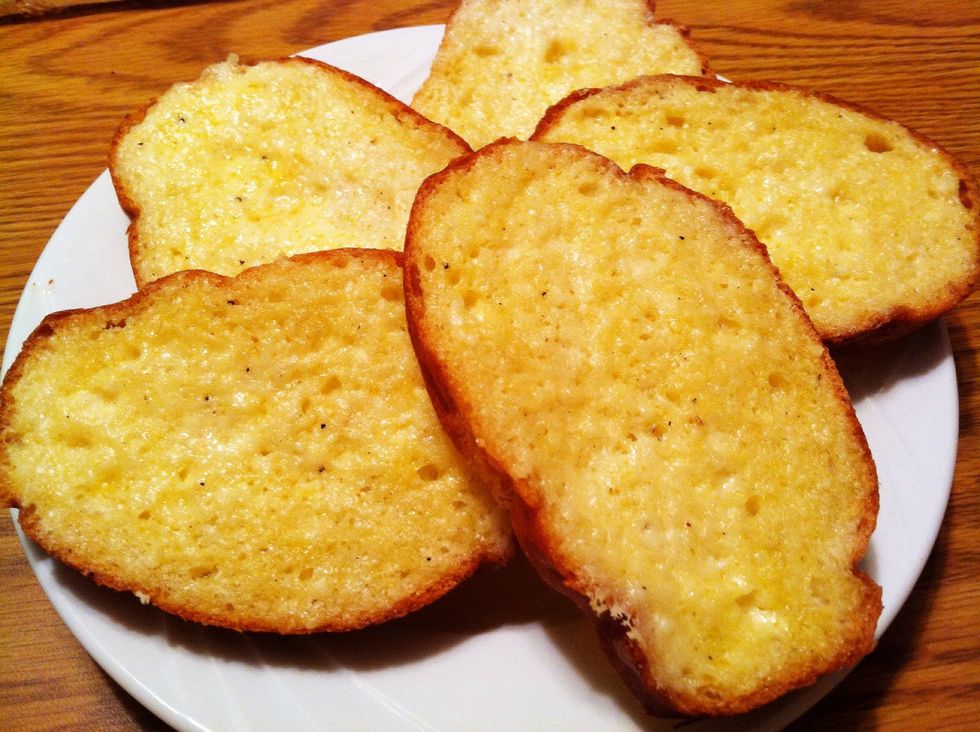 How to make the best, quick, & easy parmesan cheese bread B+C Guides