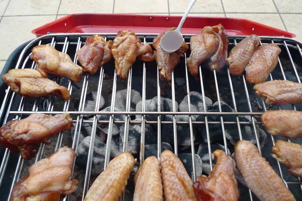 How to charcoal grill the perfect chicken wings B+C Guides