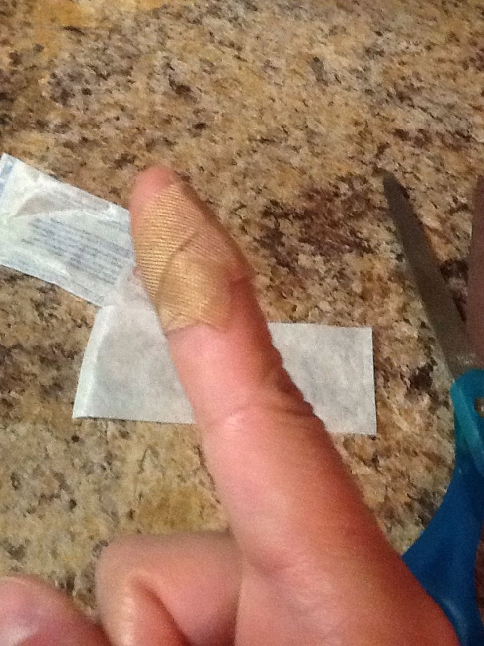 How to make a bandaid fit properly on your finger B+C Guides