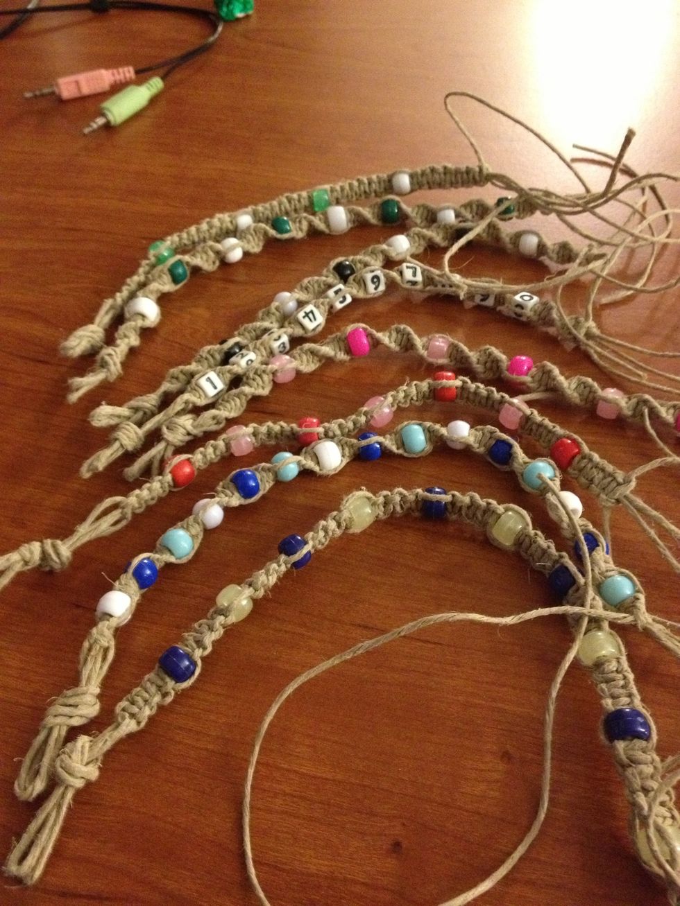 How to make hemp bracelets B+C Guides