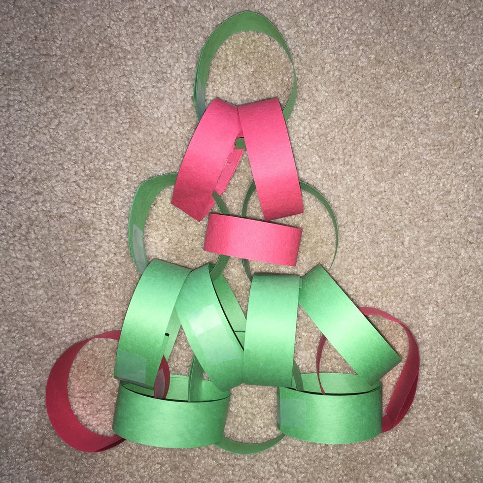 how-to-make-a-paper-chain-christmas-tree-b-c-guides