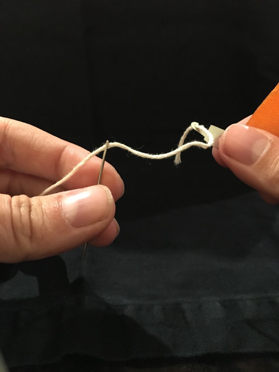 How to use a needle threader B+C Guides