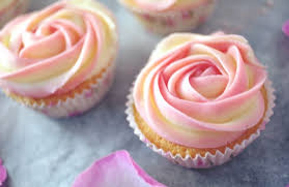 How to make lemon rose cupcakes B+C Guides